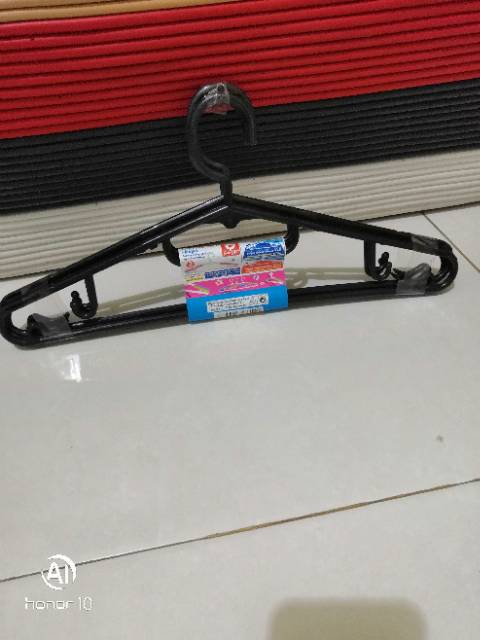 Hanger baju hitam gantungan baju isi 6 piece murah