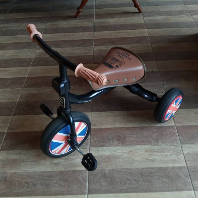 SEPEDA ANAK TRICYCLE LONDON TAXI PRELOVED / LONDON TAXY SECOND / PRELOVED TRICYCLE / LONDON TAXI