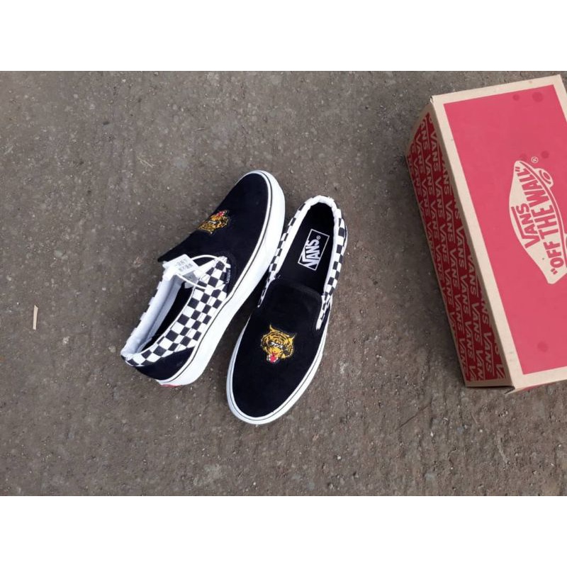 VANS SLIP_ON TIGER CHECK BLACK TRUE WHITES IMPORT WAFFLE DT MADE IN CHINA