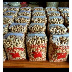 

Kacang Mede Mete Super Asli Wonogiri 100grm Mentah