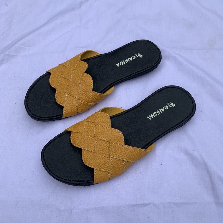 Insyira - Sandal Wanita Sharlina / Sandal Papirut Wanita Non Slip Alas Hitam / Sandal Wanita Slop Anyam