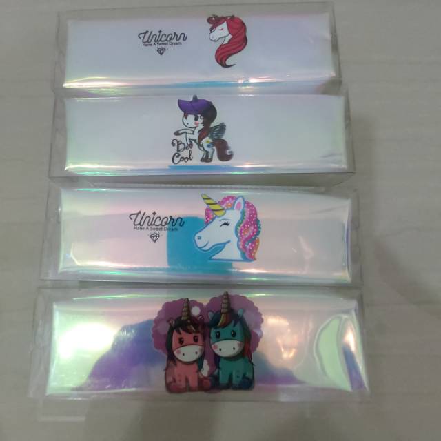 

Tempat pensil hologram unicorn