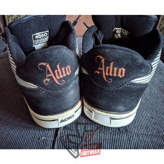 sepatu adio skate