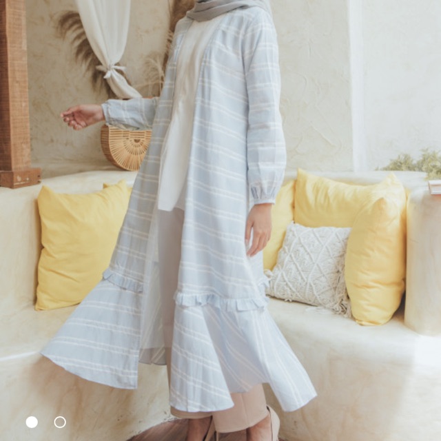 Wearing Klamby WK Tala Outer