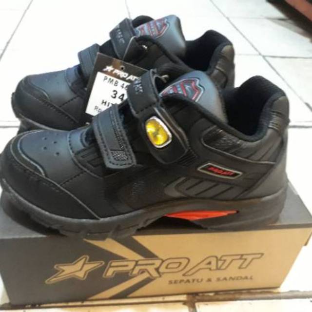 Sepatu sekolah pro att magnet