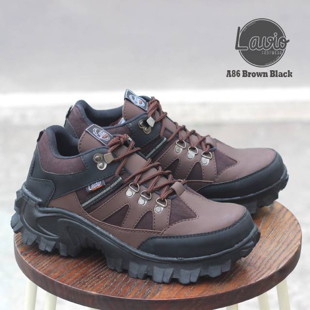 Sepatu Safety Pria Boots Klasik Lavio A86 Original Ujung Besi