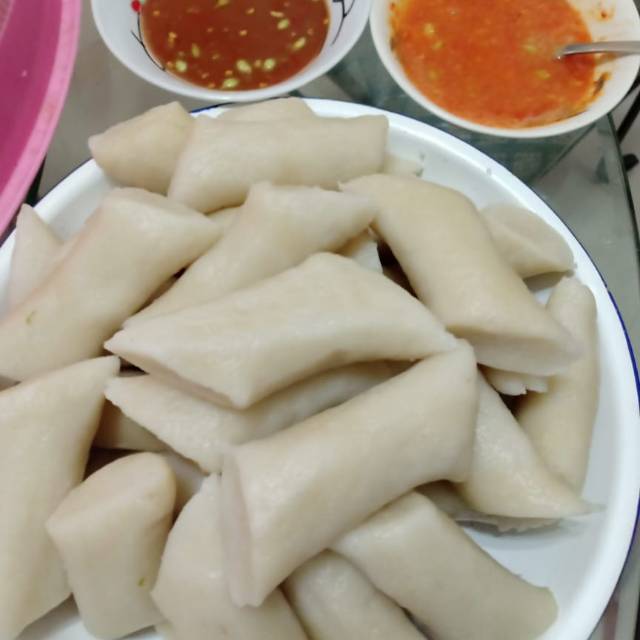 

Pempek ikan tenggiri asli