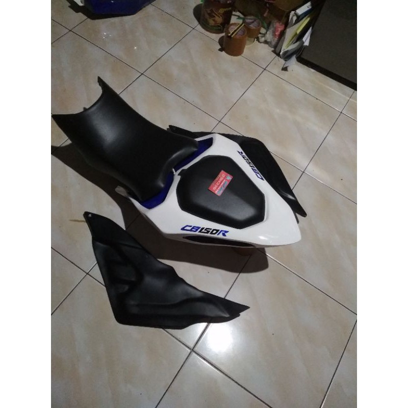 BODY belakang Honda Old CB 150 R putih list Biru BESIC New CBR 250 RR F2421