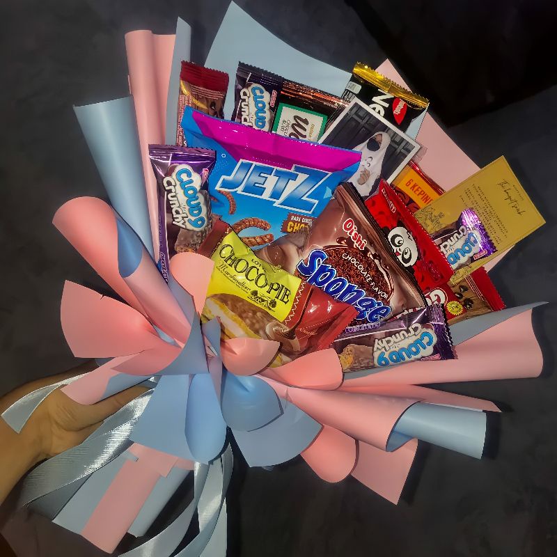 

Hand bucket sneck | hadiah wisudaan | Hadia Ultah | bouwqet.id