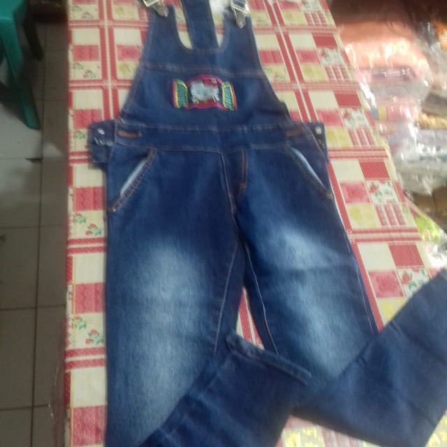 Levis kodok celana panjang anak cewek.