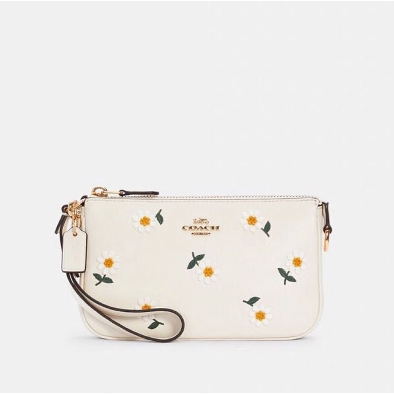 COACH NOLITA WRISLET 19 WITH DAISY EMBROIDERY