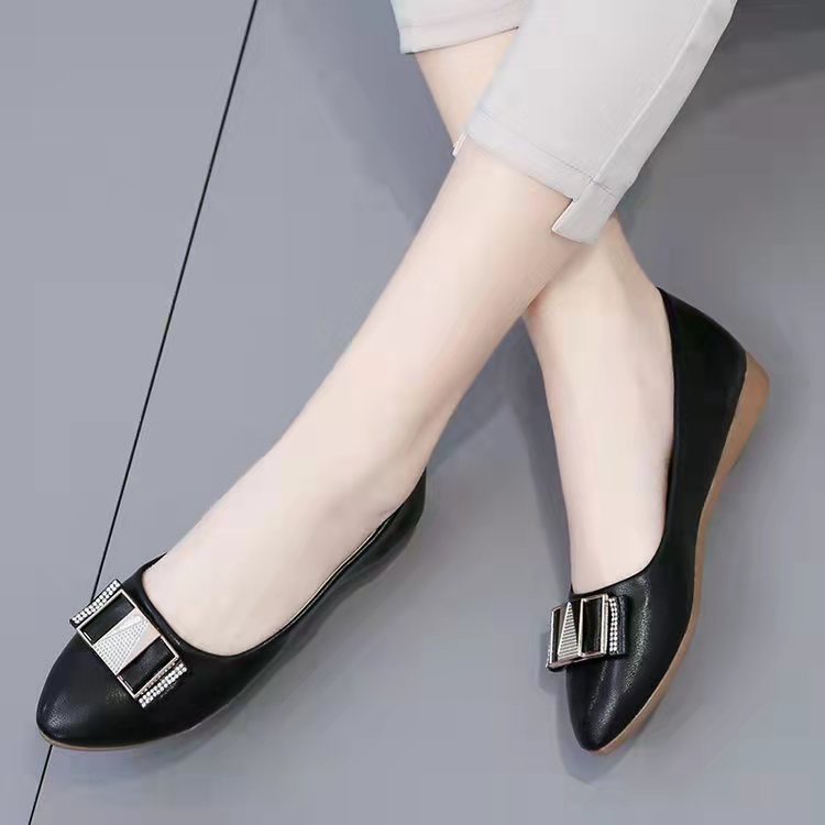 Flat shoes wanita W688