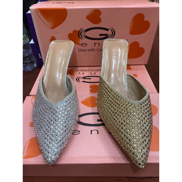 Sepatu pesta brand Genny
