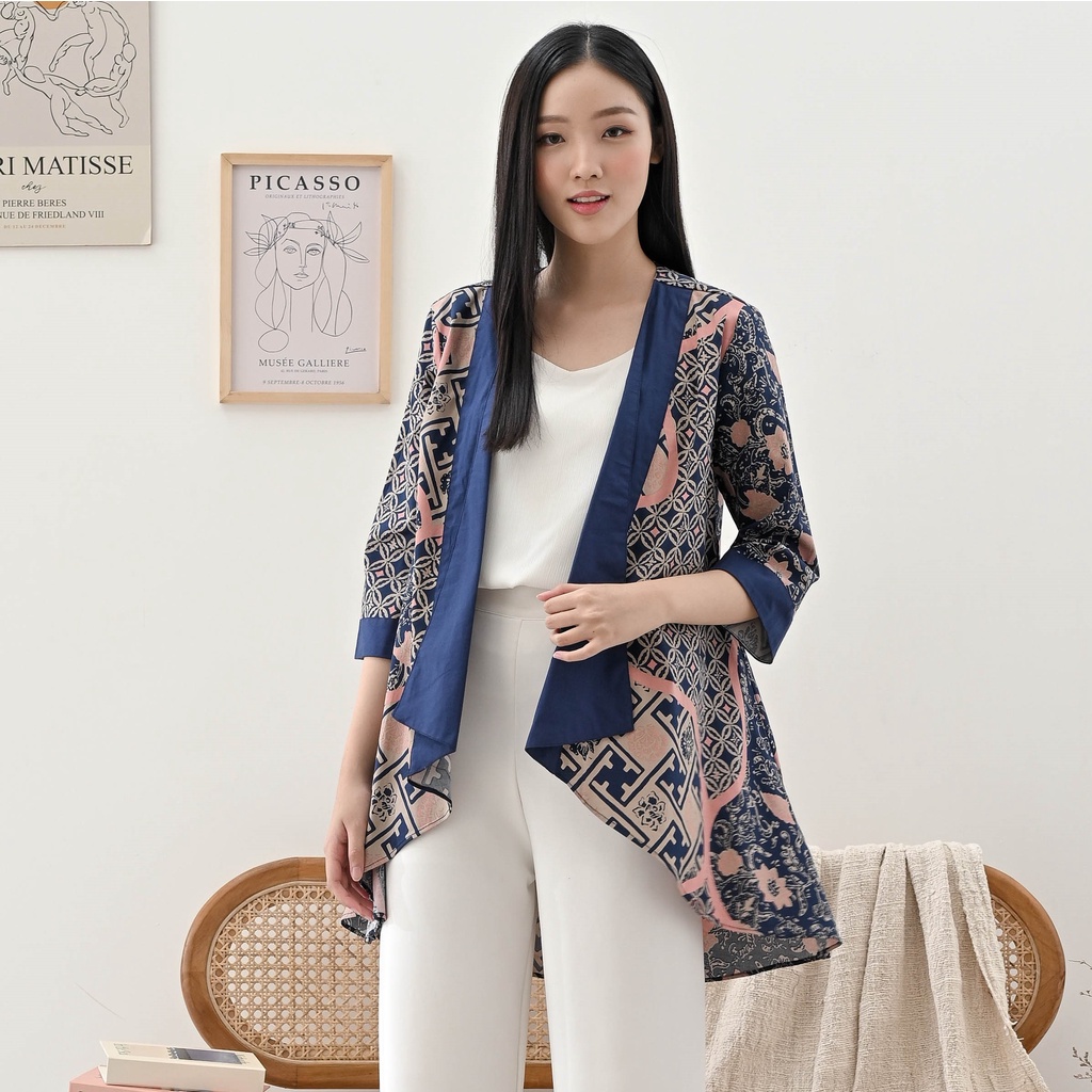 Boni - Blitar / Blazer Batik Wanita