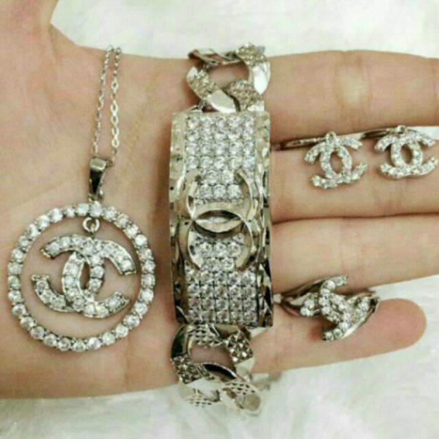 Gelang chanel plate silver (hanya gelang)