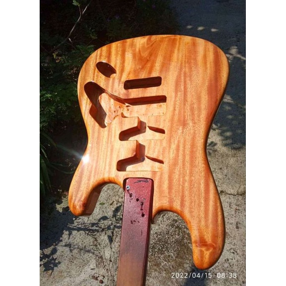 Body Gitar Stratocaster Mentahan
