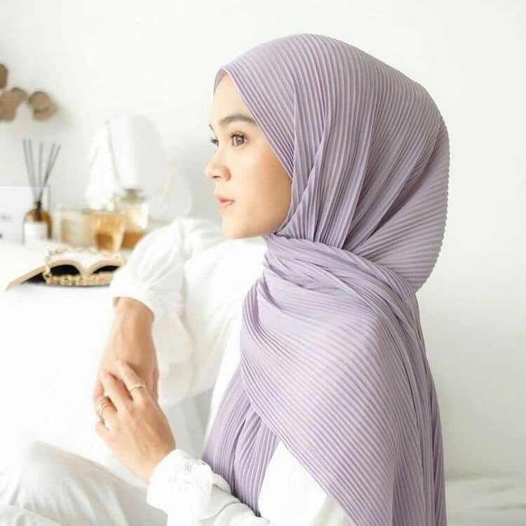 Hijab pashmina plisket perempuan muslimah