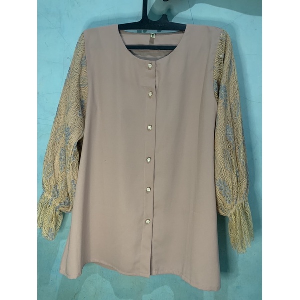 preloved blouse by vanilla hijab