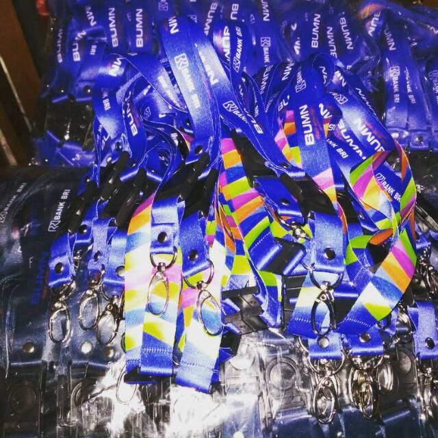 

lanyard pelangi bri + kotak