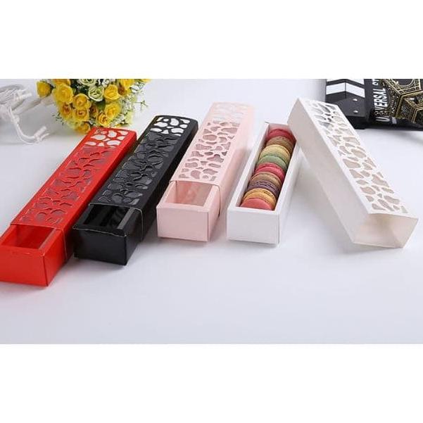

Box Macaron Panjang Kotak Mika Macaron Unik - Red