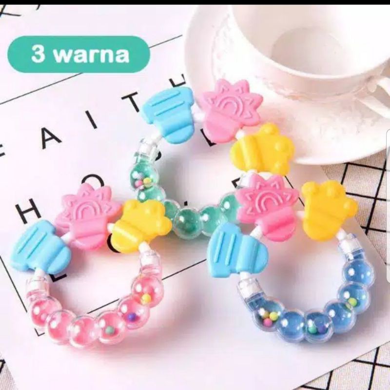 mainan rattle genggam bayi / gigitan empeng buah plastik dengan teether gelatin