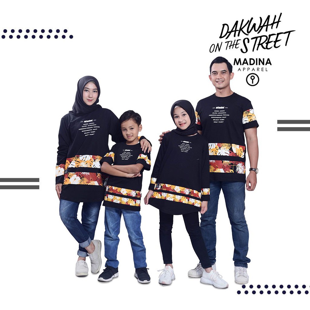 KAOS KELUARGA SARIMBIT SHALAT MADINA MUSLIM AYAH IBU ANAK-ANAK