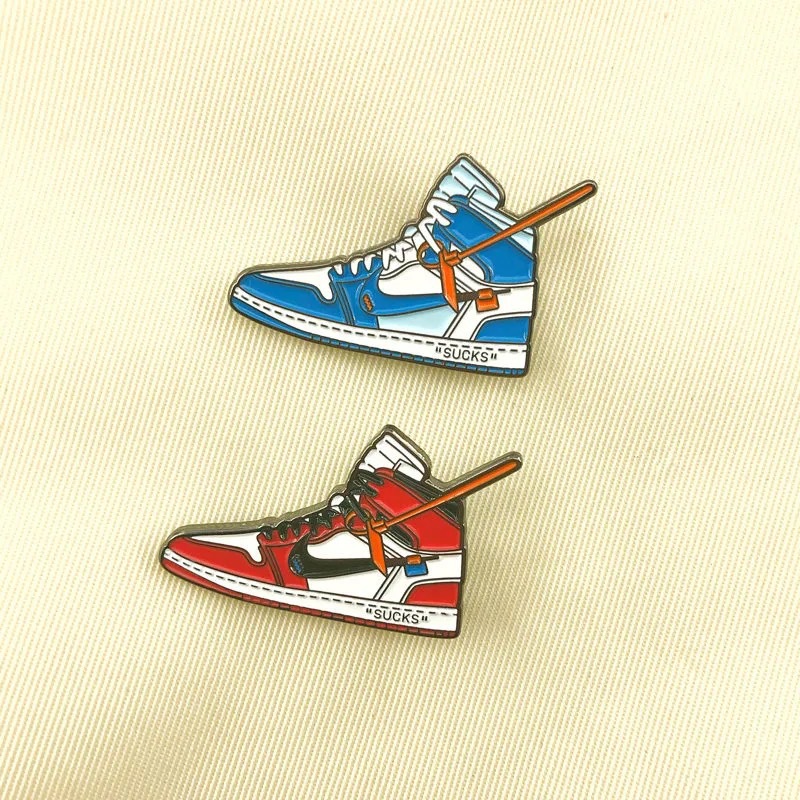 Bros Bentuk Sepatu Sneakers Bahan Metal