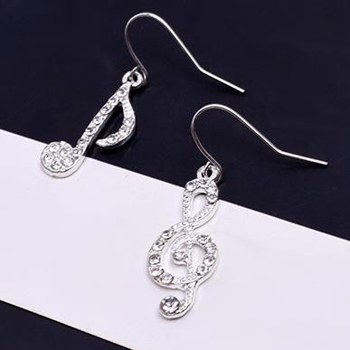 Anting pejantan berbentuk berlian temperamen perempuan earrings asimetris