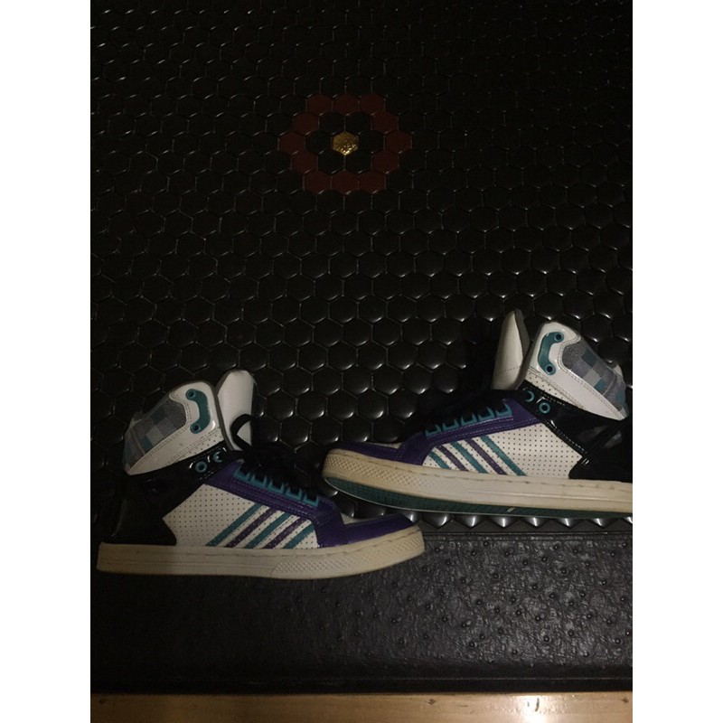 Sepatu Sneakers second murah  sepatu TOMKINS second ORIGINAL