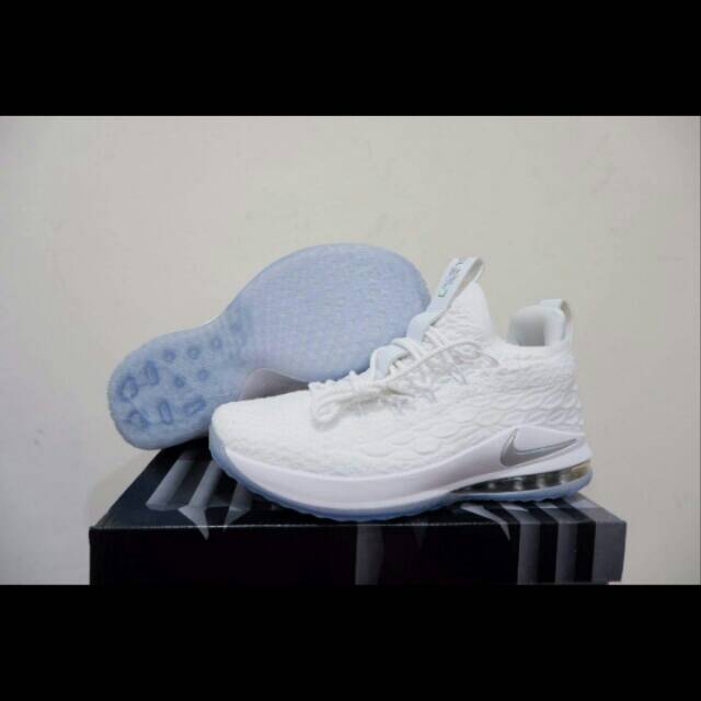 lebron low 15 white