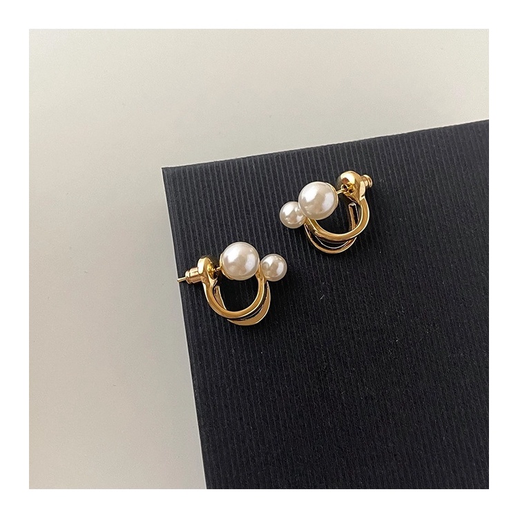 Sepasang Anting Tusuk Aksen Mutiara Bahan S925 silver