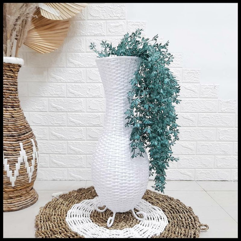 Vas Bunga model Guci Rotan Sintetis