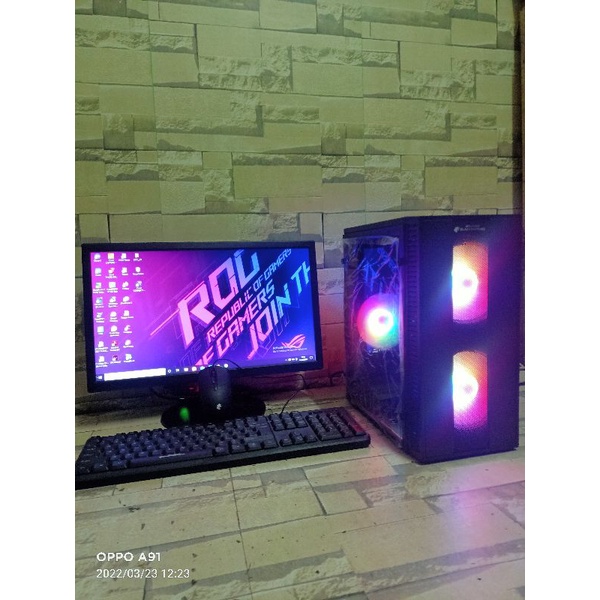 PC gaming  Core i5 ram 8 Gb vga 2 Gb LED 17&quot;