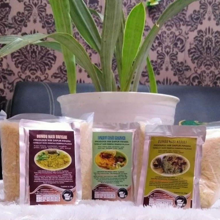 

Paket 500gr beras basmati dan Bumbu Kebuli Briyani mandhi Fifara