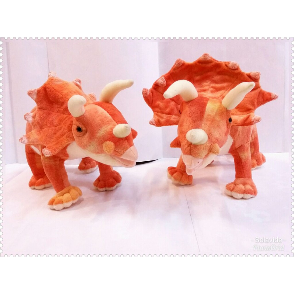 Boneka dinosaurus atau boneka dinosaurus Triceratops