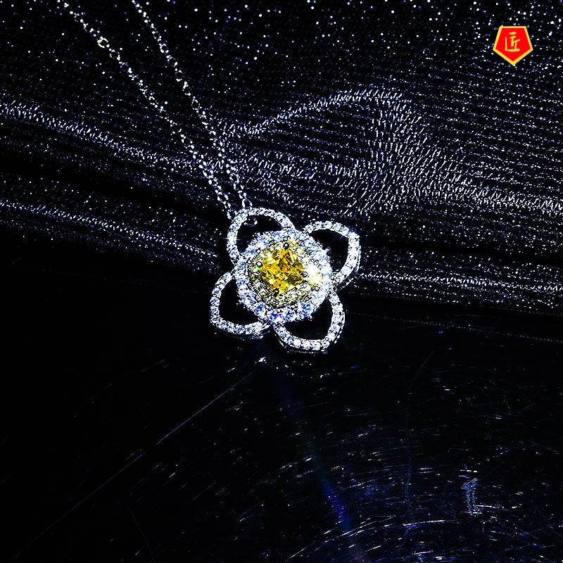 [Ready Stock]Four-Leaf Clover Pendant European and American Luxury Diamond Necklace