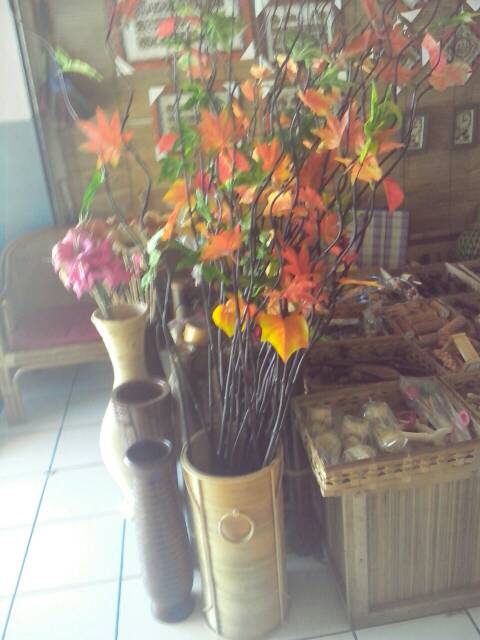 Bunga ranting plstik/BUNGA DAUN PLASTIK