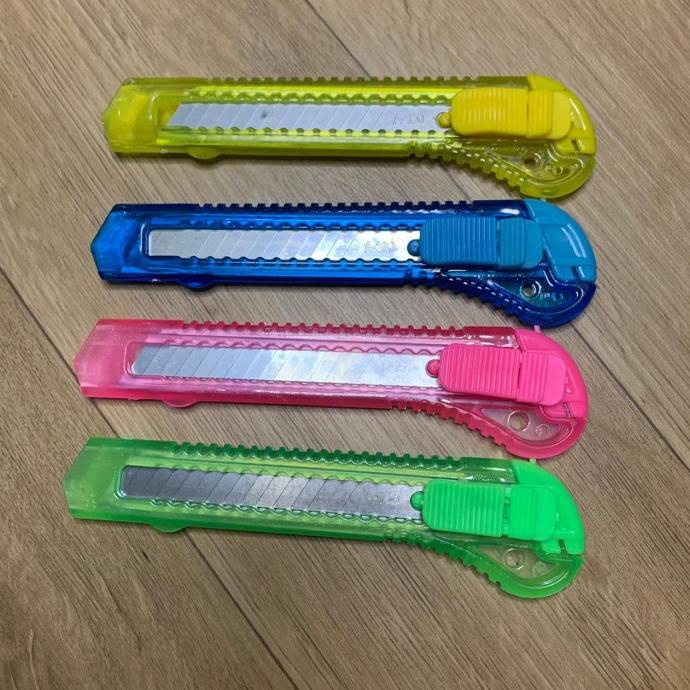 

cutter 2 cm bagus dan murah pisau lucu bagus dan murah banget STANDARD