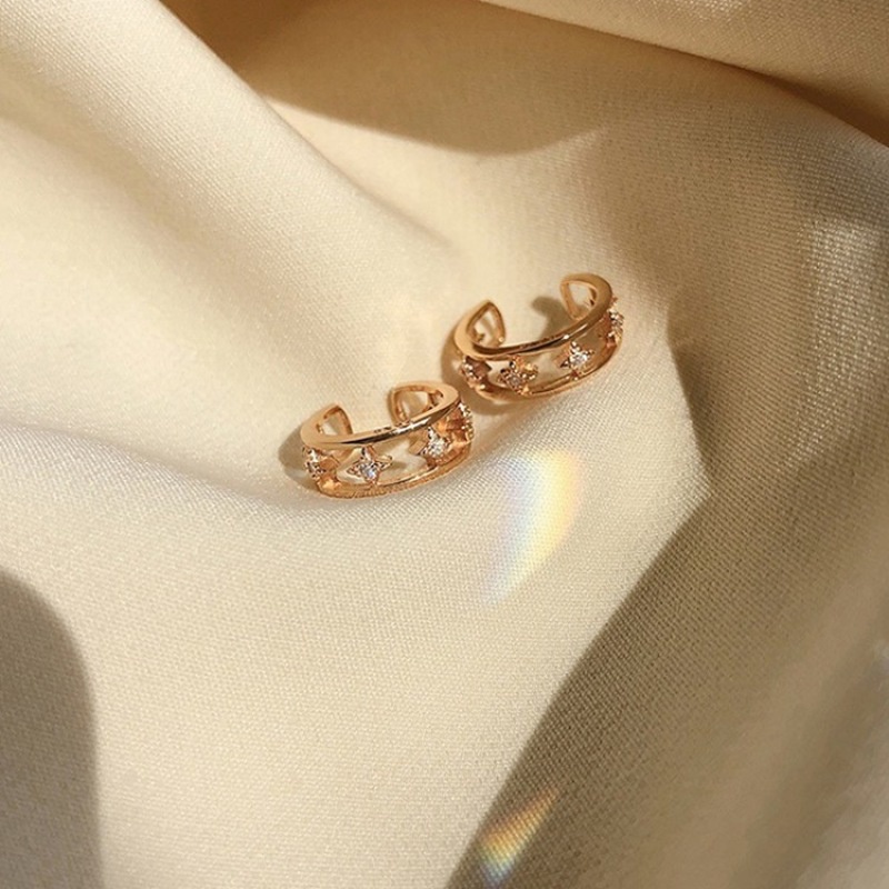 2pcs / set Anting Klip Tanpa Tindik Desain Rantai Rumbai Bintang Gaya Retro Perancis Untuk Wanita