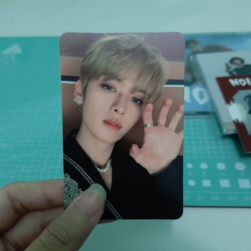 [Stray Kids - NOEASY] Lee Know Jewel Case Photocard