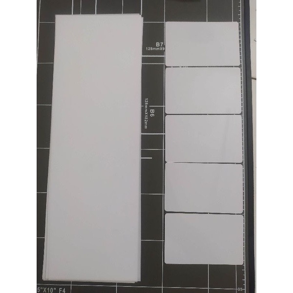 Kertas bahan id card sudah di potong