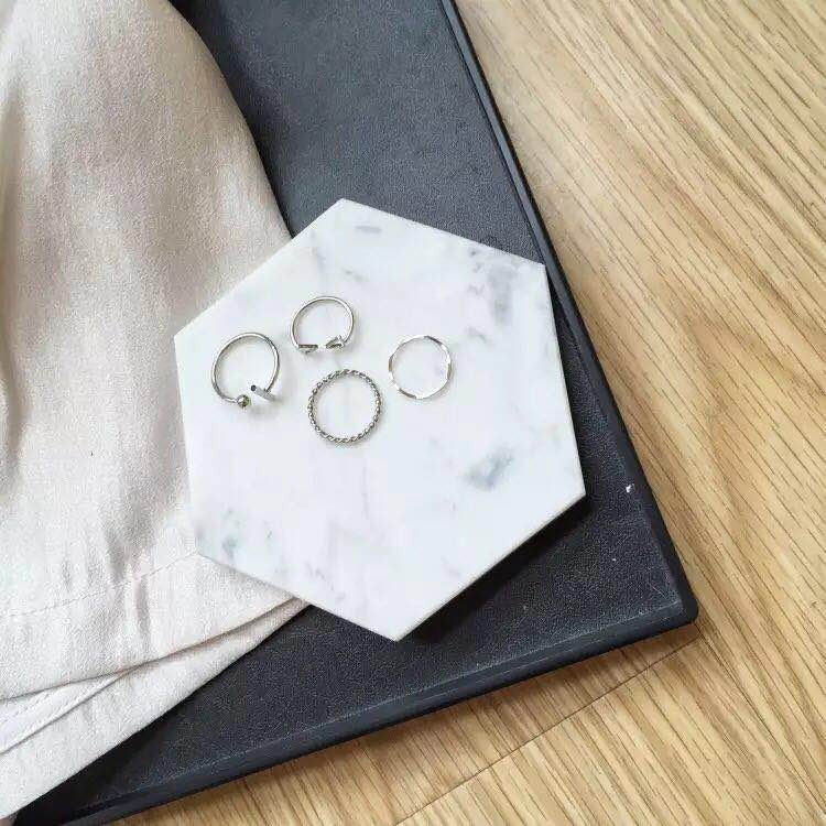 4Pcs / Set Cincin Motif Segitiga Geometri Simple Warna Silver untuk Wanita