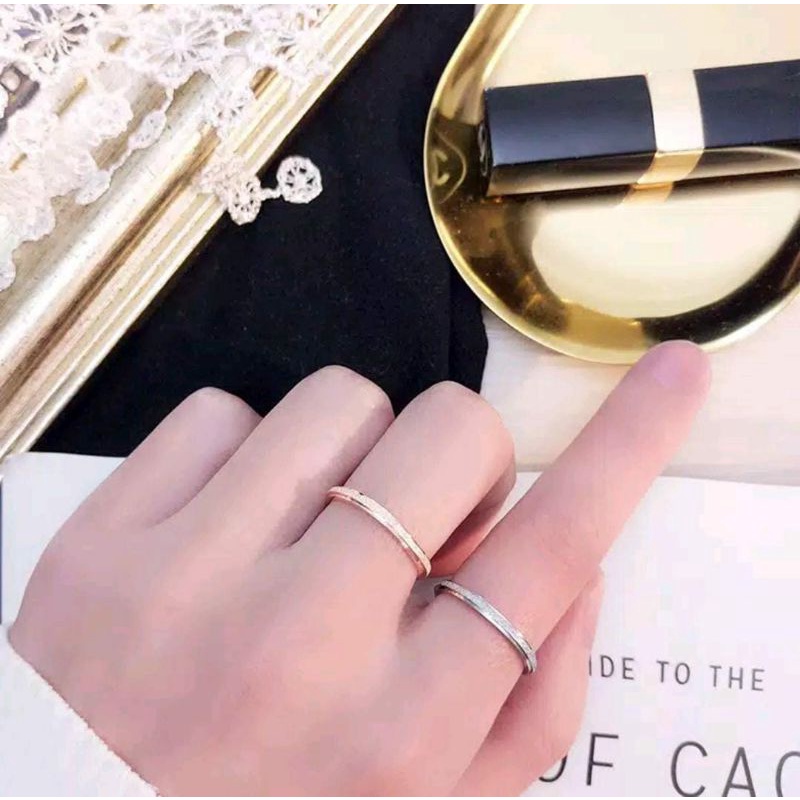 Cincin Titanium 18k Emas Simpel Pasangan Unik Wanita N20072100