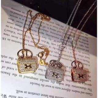 Aksesoris Fashion Kalung Liontin Model Attack on Titan 