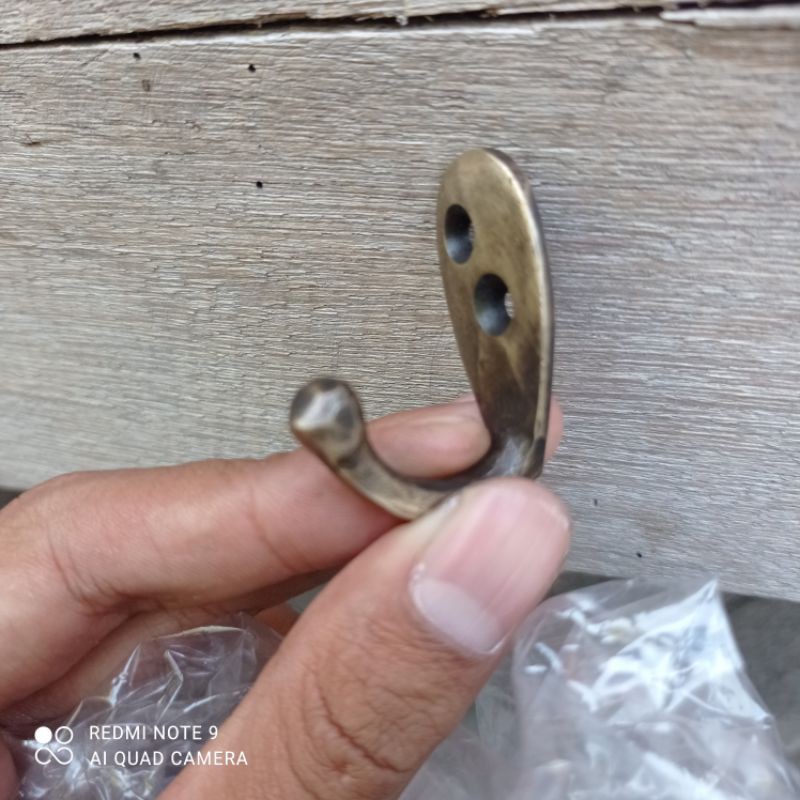 kapstok kuningan - kapstok gantungan baju tunggal