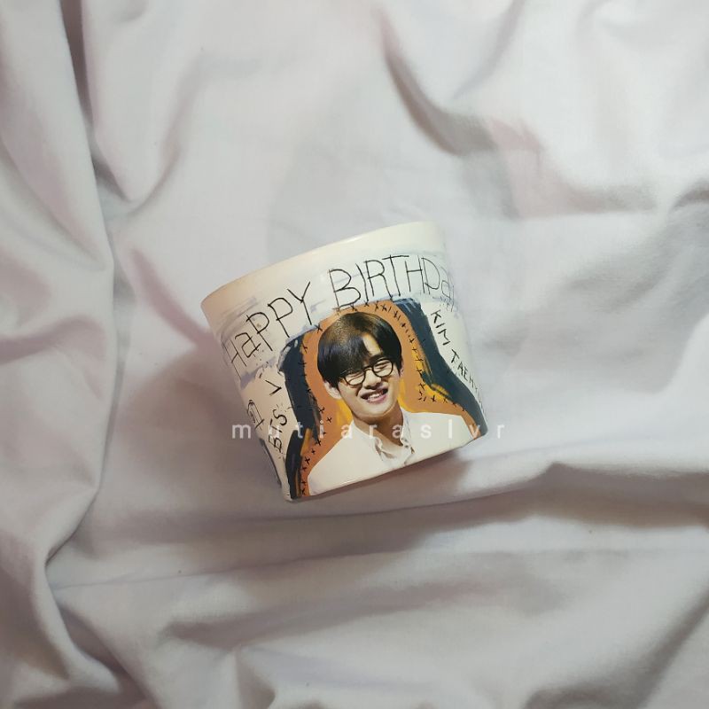BTS V ( Taehyung ) CH ( Cup Holder ) from Vintage Vogue