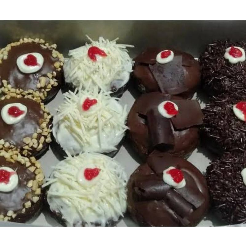 

Donat blackforest 1 Lusin