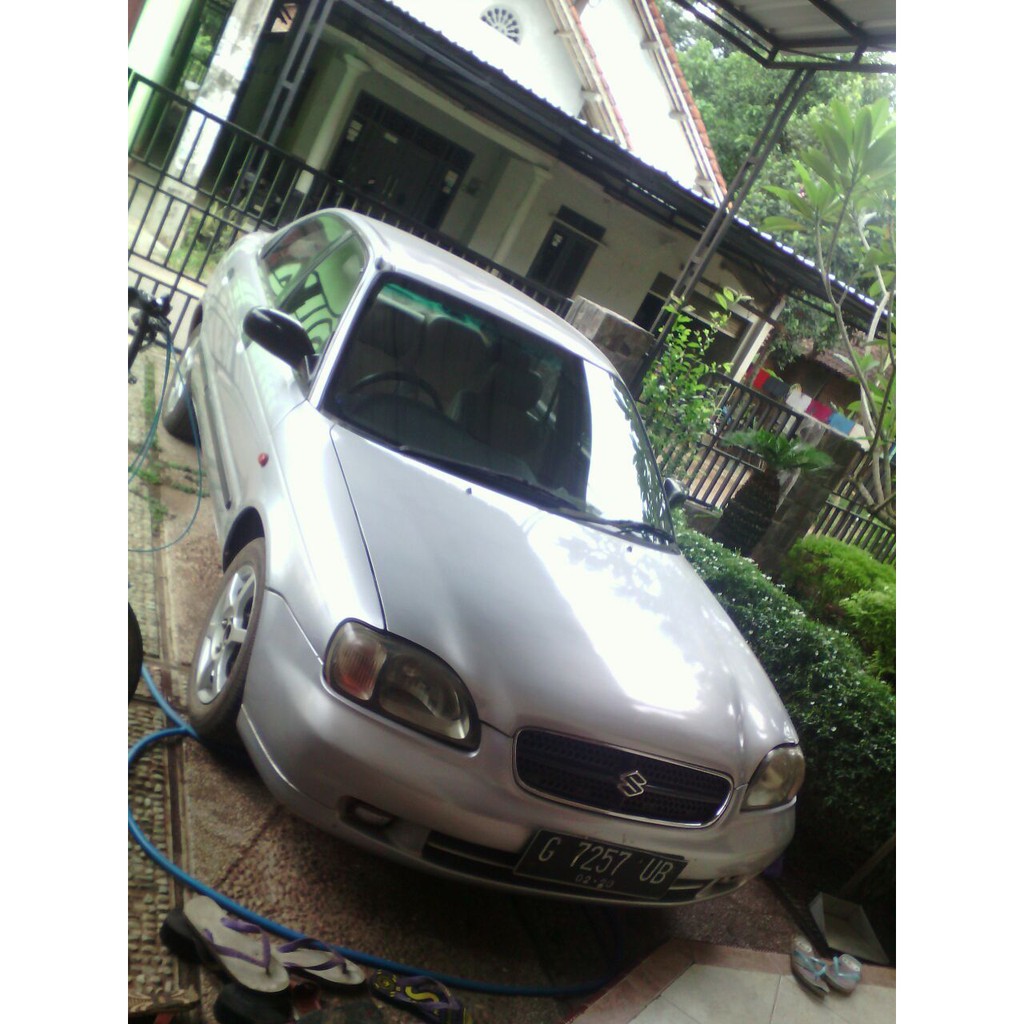 Mobil Baleno Tahun 2001