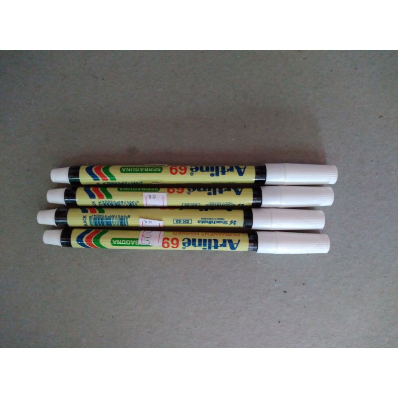 

artline permanent marker ek-69