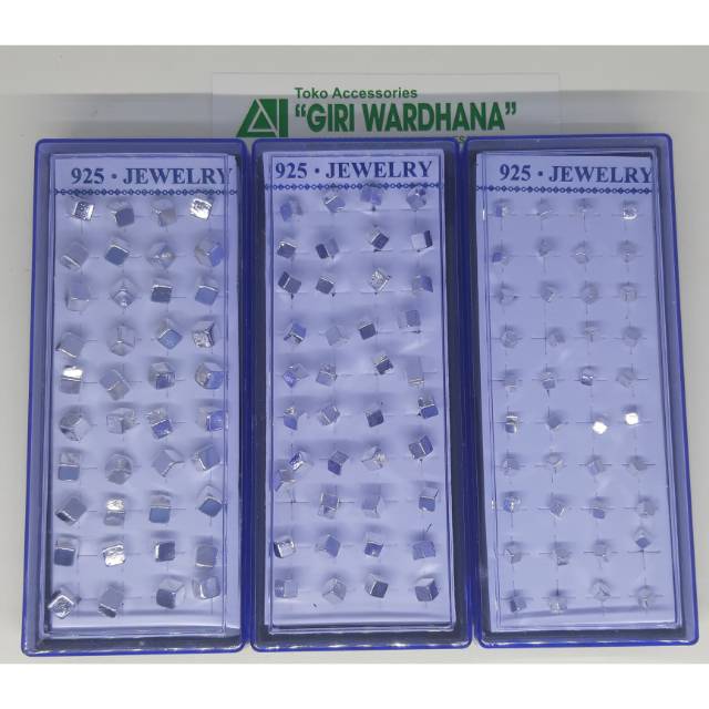 Giwang Kotak 20 Pasang Anting Tusuk Ssn Grosir